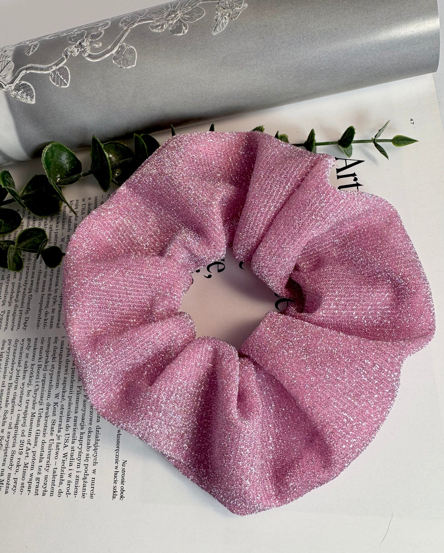 Różowo-brokatowa gumka do włosów Scrunchie