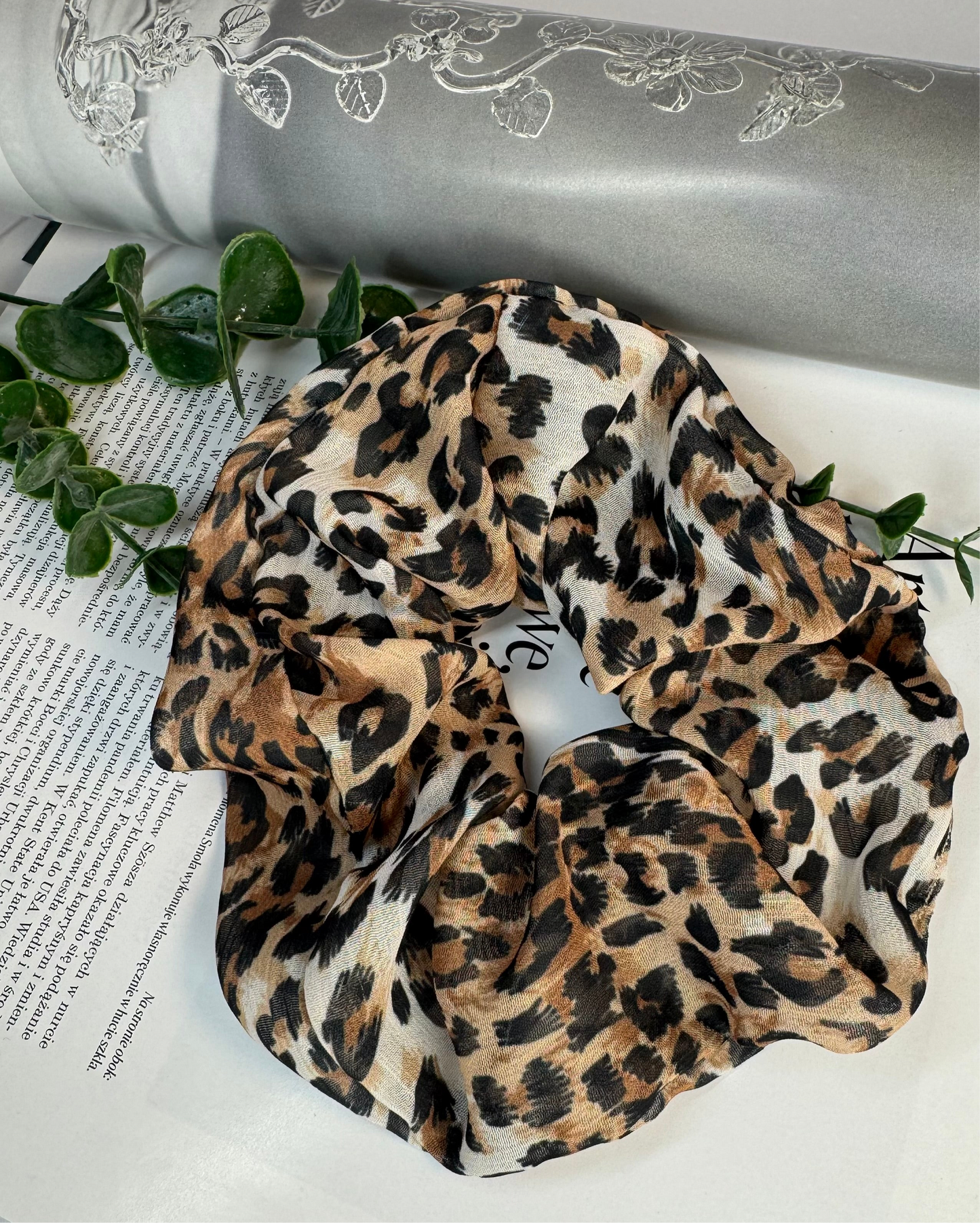 Panterkowa gumka do włosów Scrunchie
