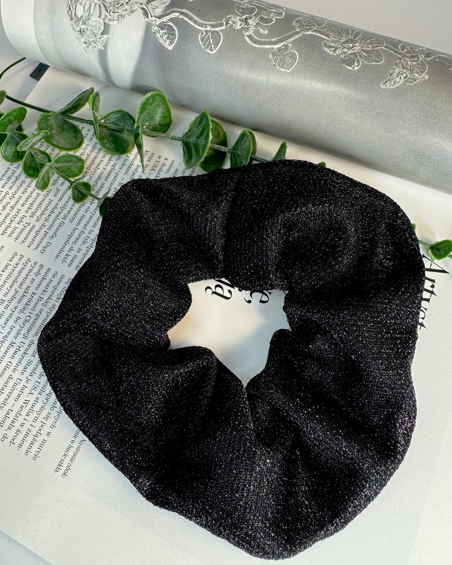 Czarno-brokatowa gumka do włosów Scrunchie