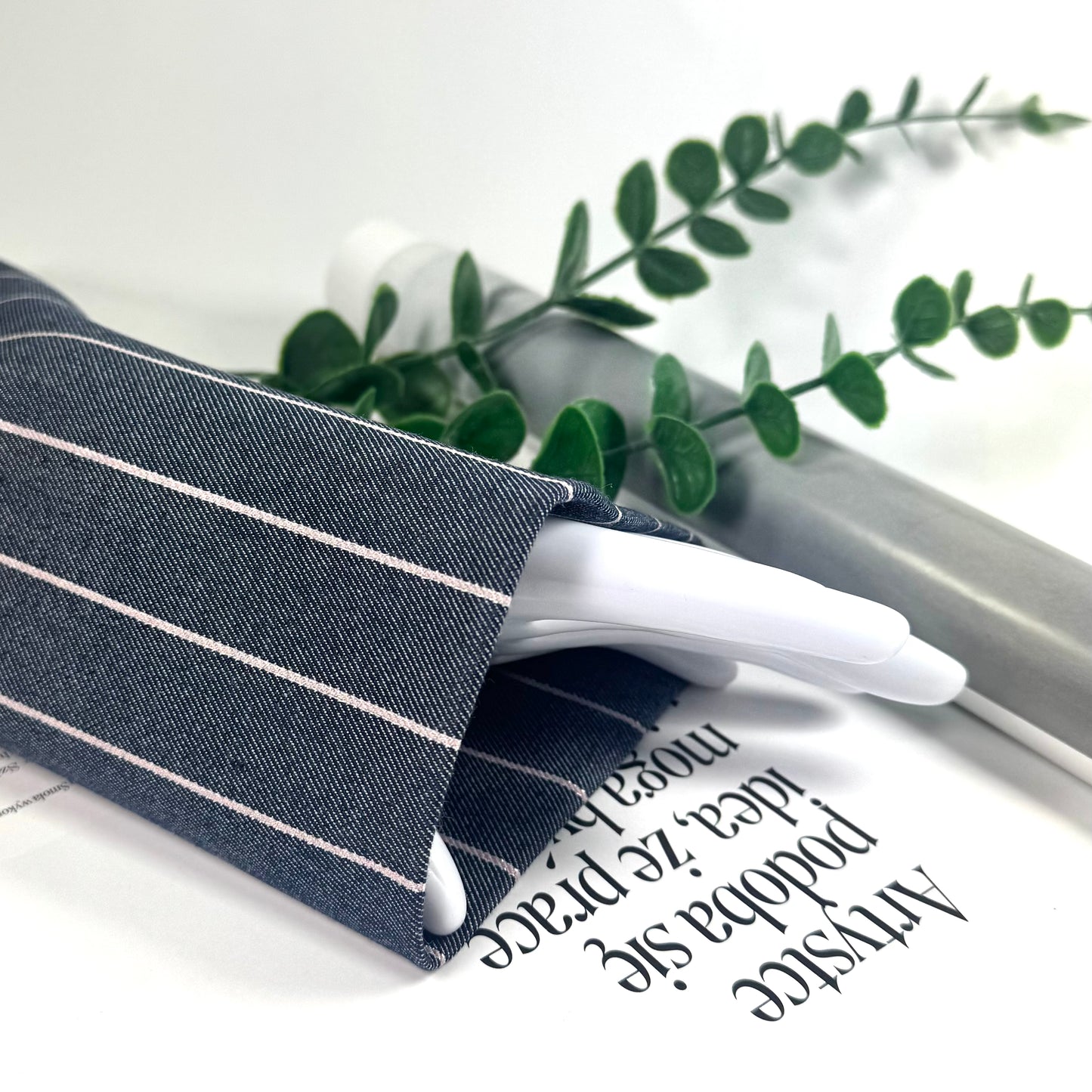 Rękawek mankietowy ala jeans z różowym prążkiem