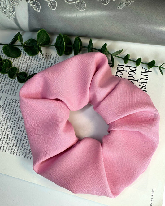 Różowa gumka do włosów Scrunchie